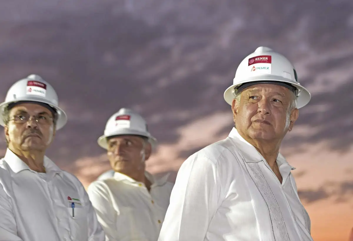 AMLO y pemex