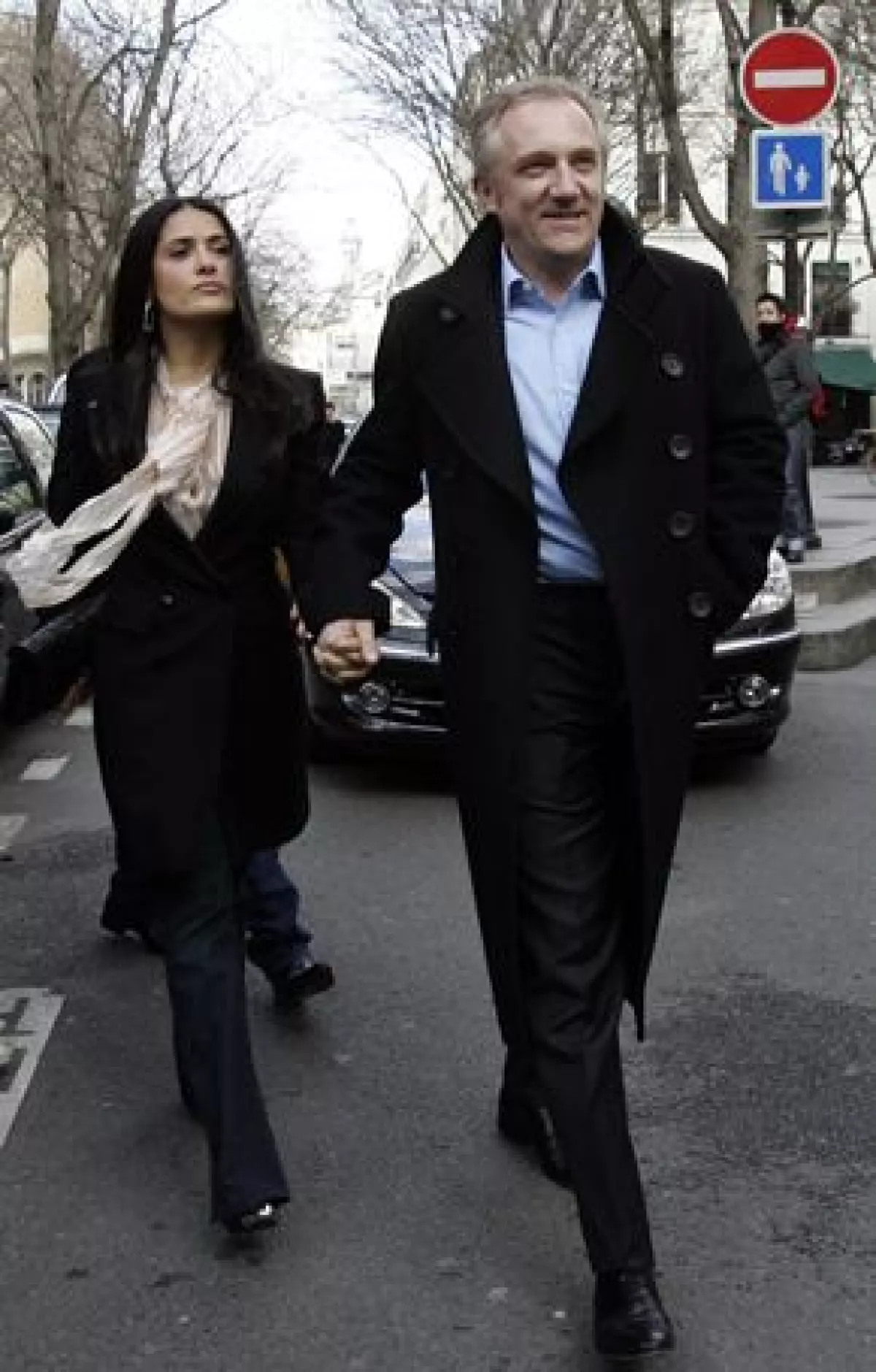 Acudieron a la pasarela de Stella McCartney y llegaron tomados de la mano al Hotel Crillon.