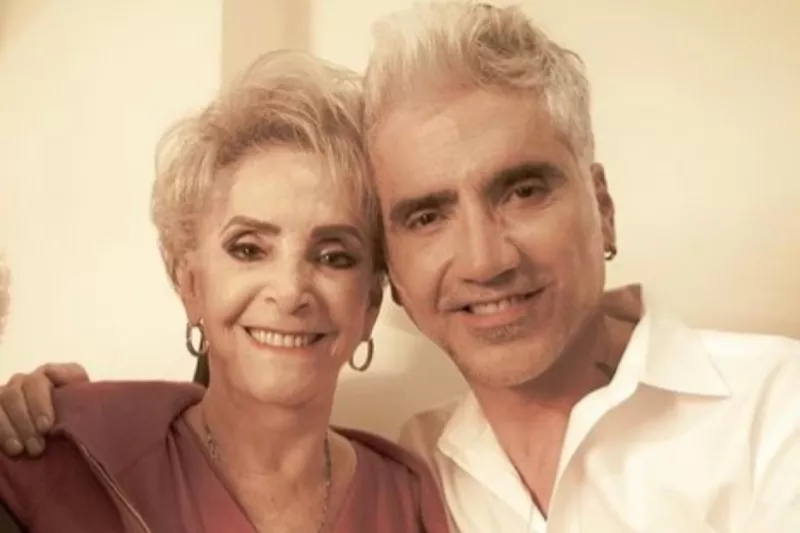 Doña Cuquita y Alejandro Fernández