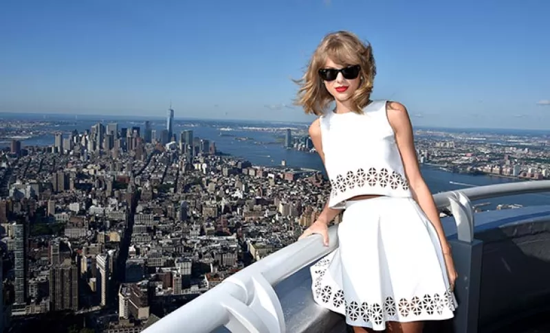 2014 fue el año de la cantante de country: sus altas ventas la llevaron a romper récord, su carisma la llevó a protagonizar portadas de prestigiadas revistas y ocupó un sitio en los principales tops.