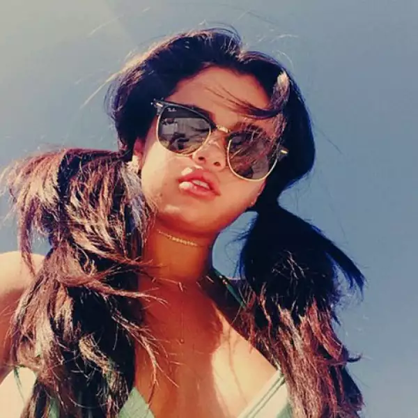 Recientemente la cantante de 22 años aseguró que se siente cómoda con sus curvas.