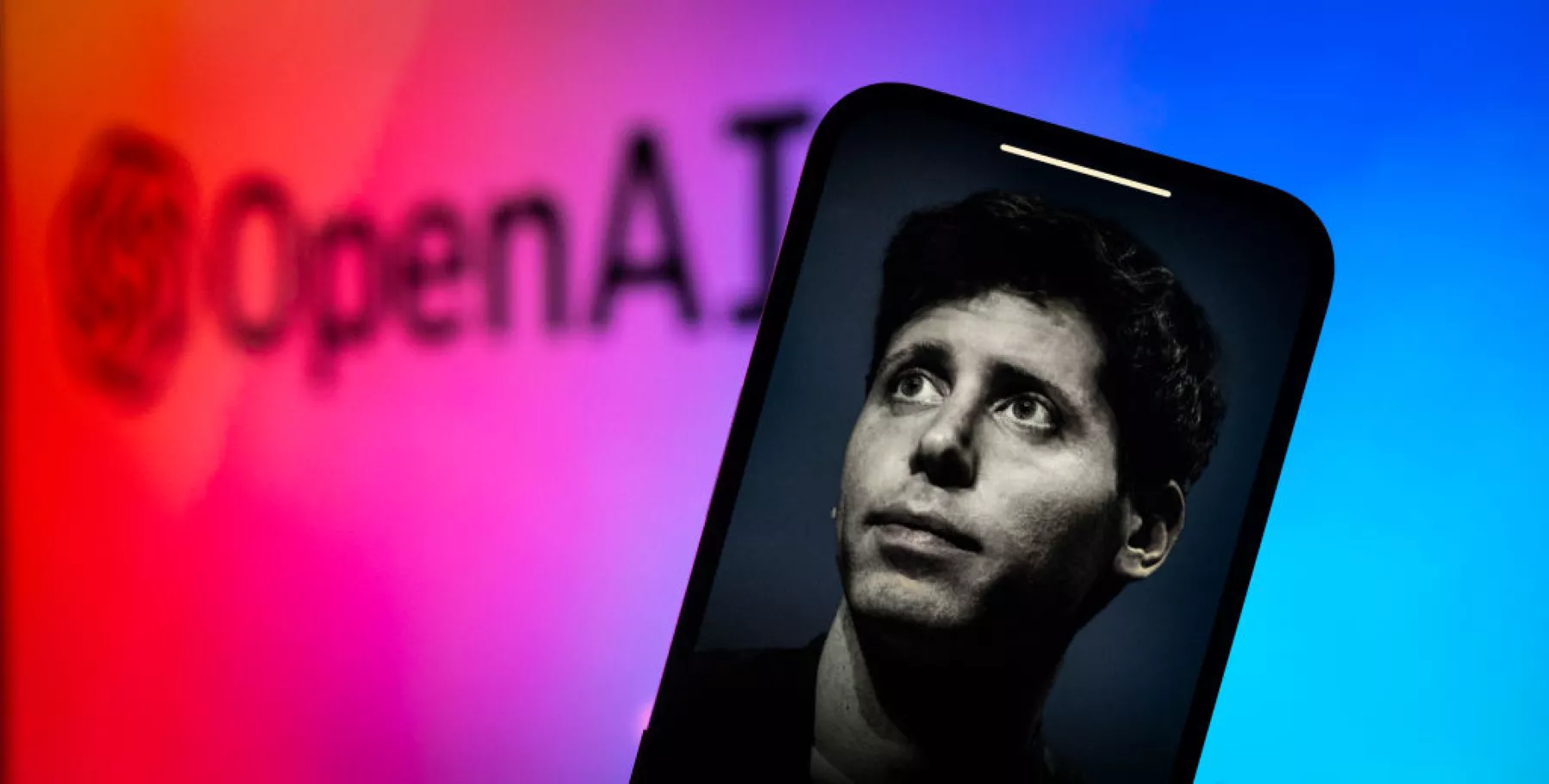 Sam Altman minimiza preocupaciones sobre consumo de agua de la IA