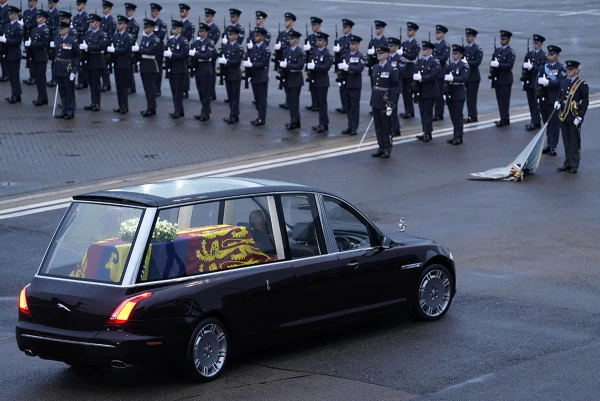 ataúd-reina-isabel-llega-londres.jpg