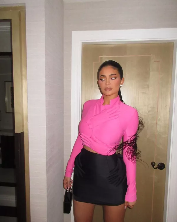 kyliejenner_297155636_395112482718041_2959413722615388687_n.jpg