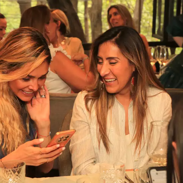 Regina Bautista y Jessica Pacheco