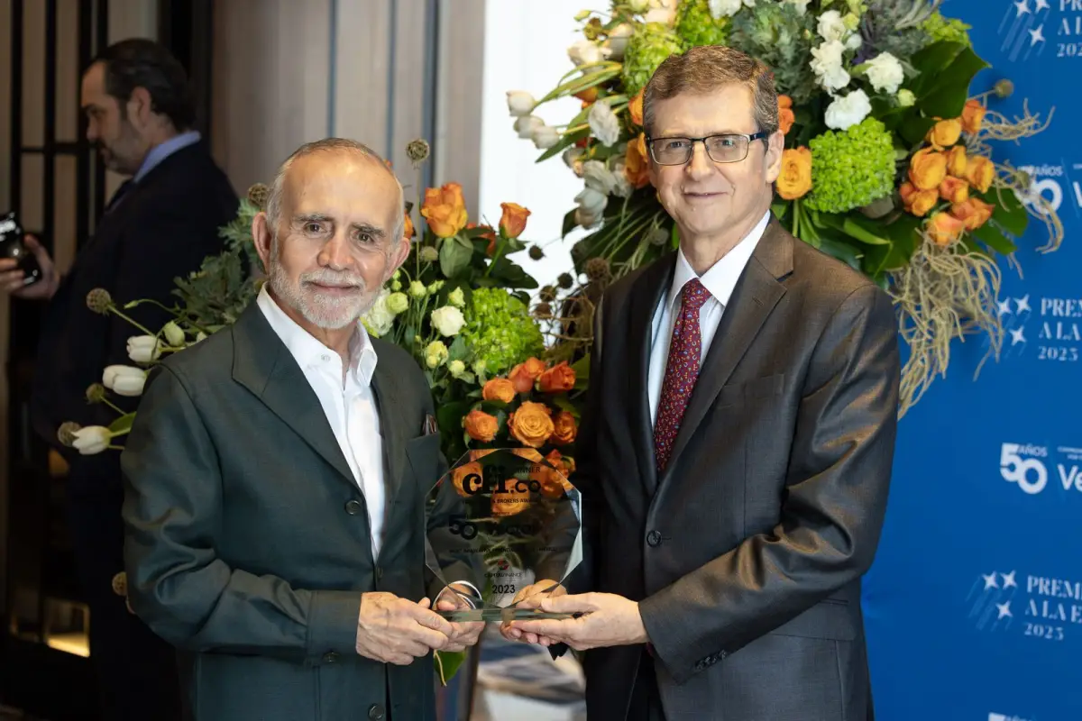 Alfonso Romo recibió el recocomiento.