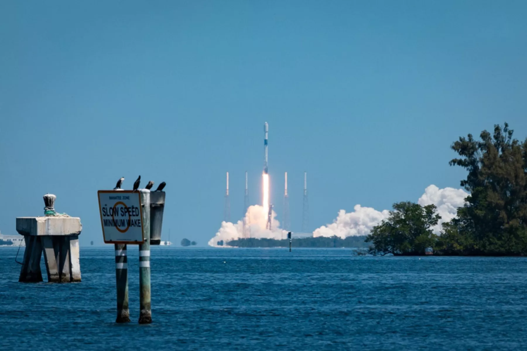 Starlink pierde 40 satélites por tormenta espacial