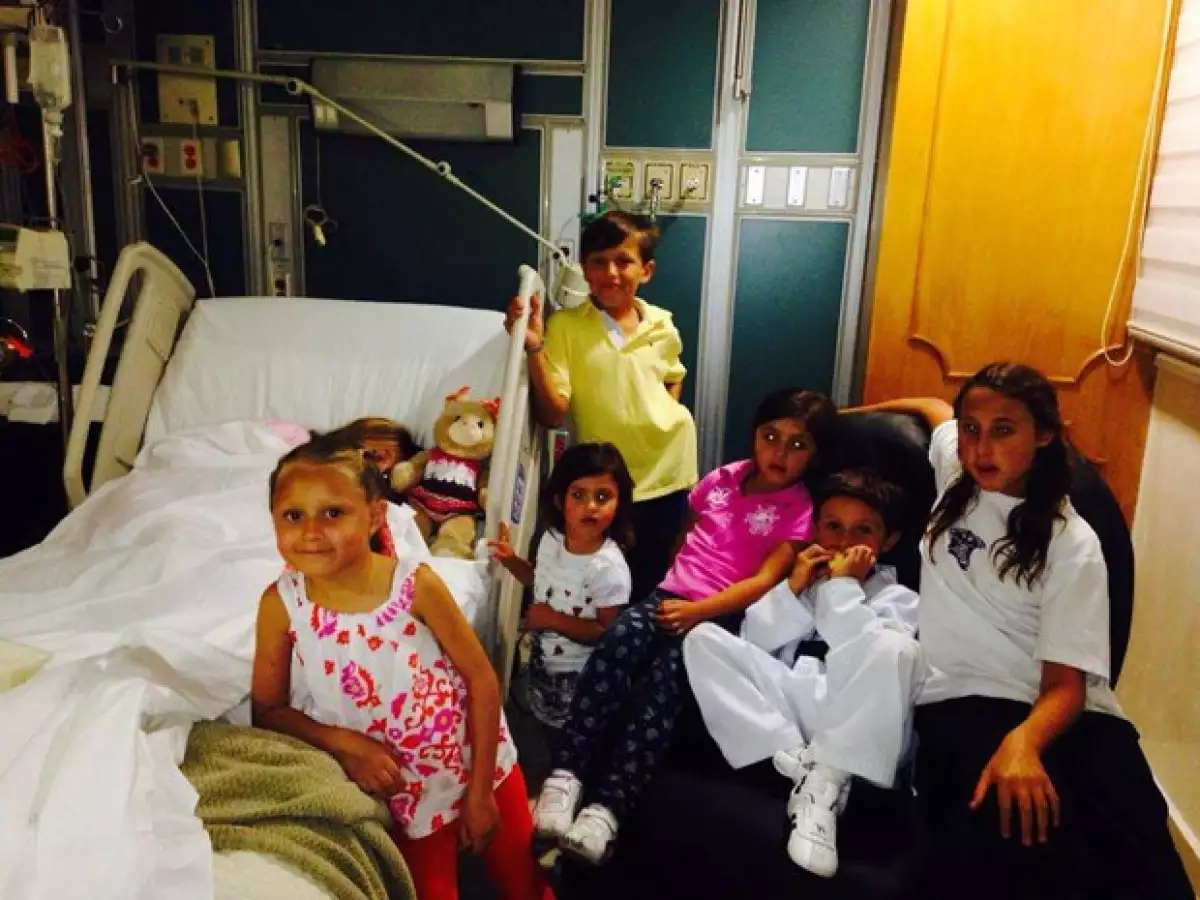 La menor de la familia Peña Rivera recibió la visita de sus amigos.