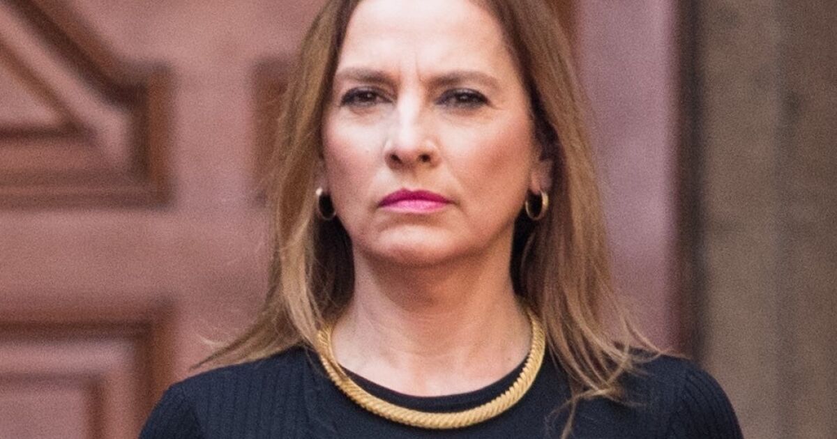 Gutiérrez Müller ofrece disculpas por tuit sobre padres de niños enfermos