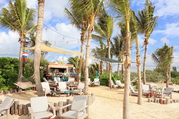H6TIS_82866597_Maya_1820_F_Aqui_Me_Quedo_Beach_Club