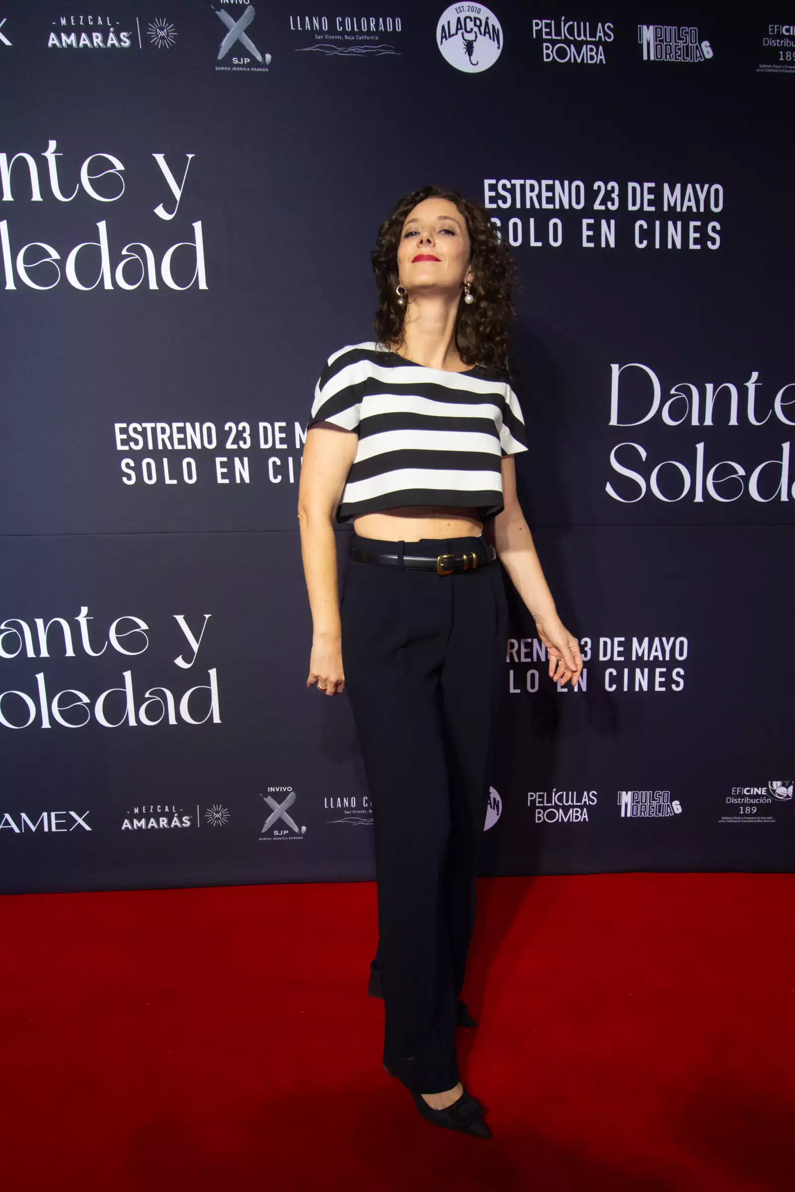 DANTE Y SOLEDAD ALFOMBRA ROJA