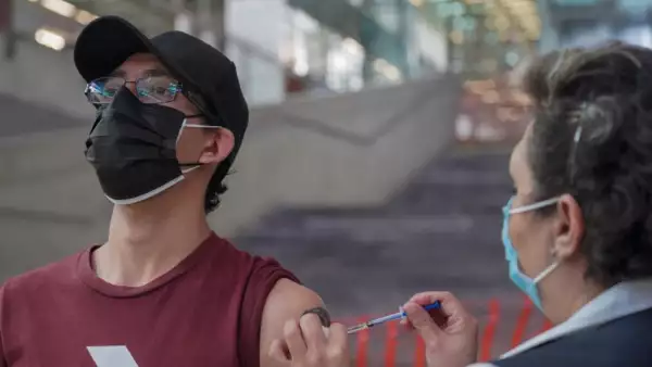 Vacunación 30 a 39 años AstraZeneca 