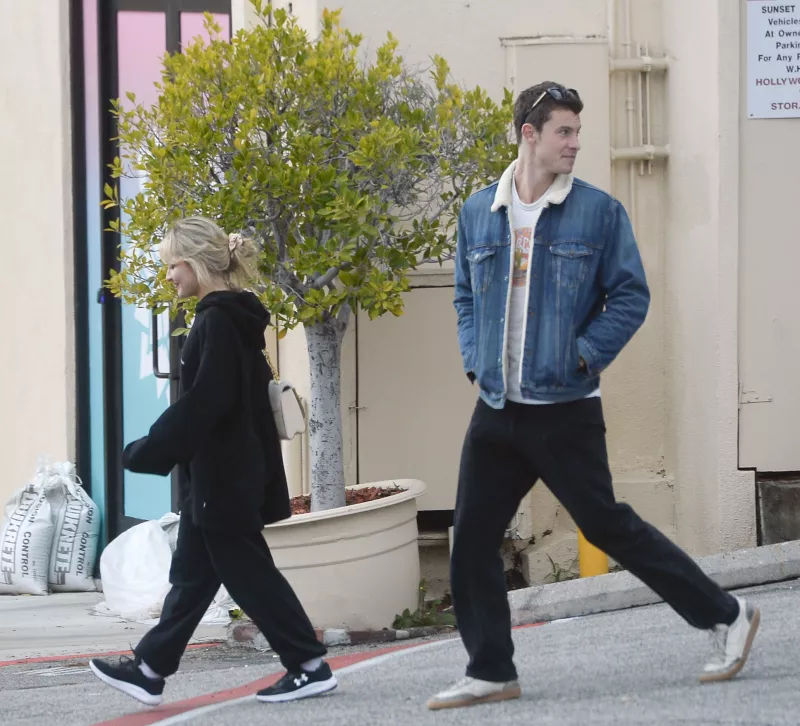 Sara Carpenter y Shawn Mendes