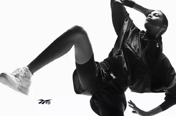 603513_C22560_SS20_Victoria_Beckham_Season3_Horizontal_GP_10v2