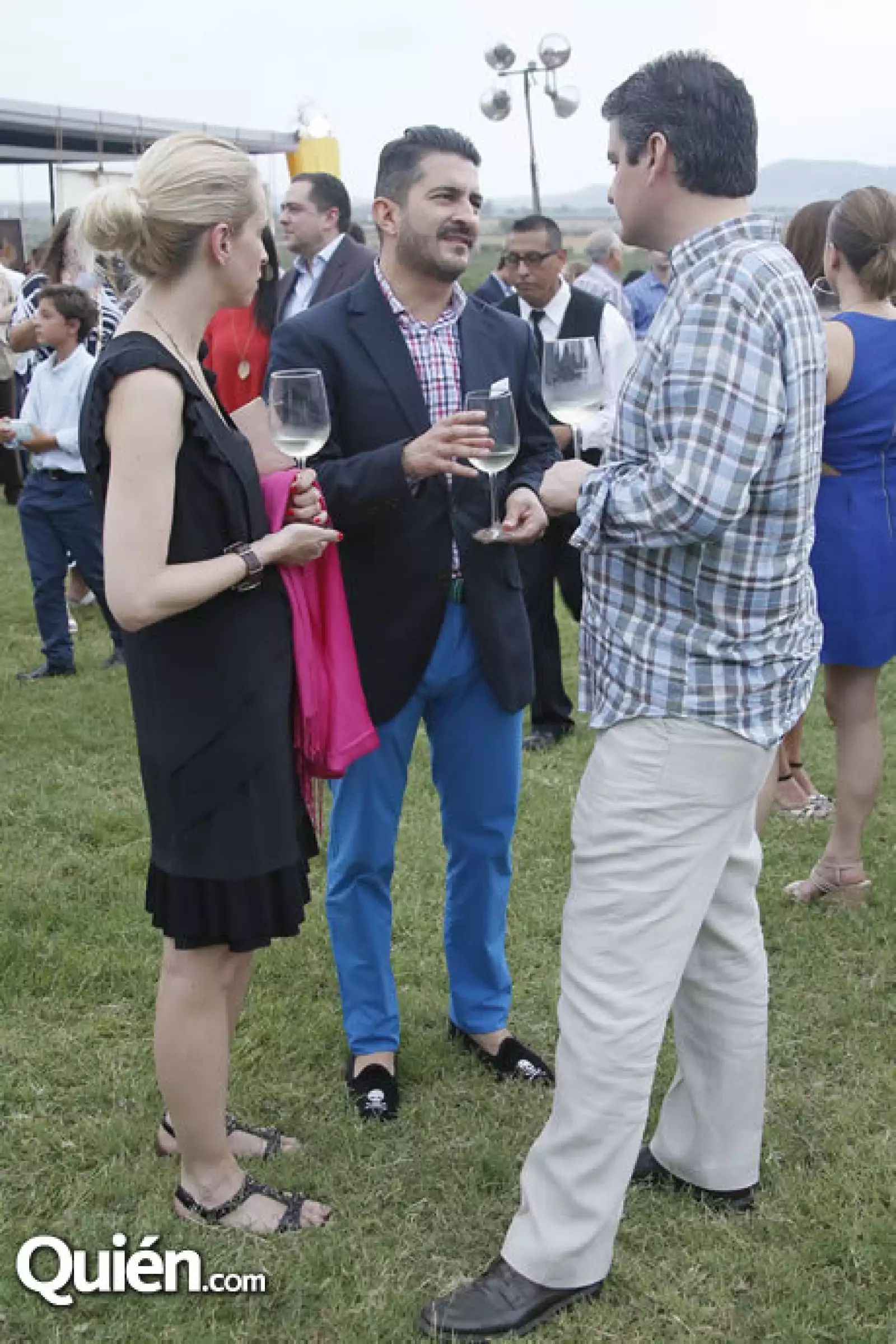 Nadia Petkova,Hiram Ortiz,Carlos Arriola