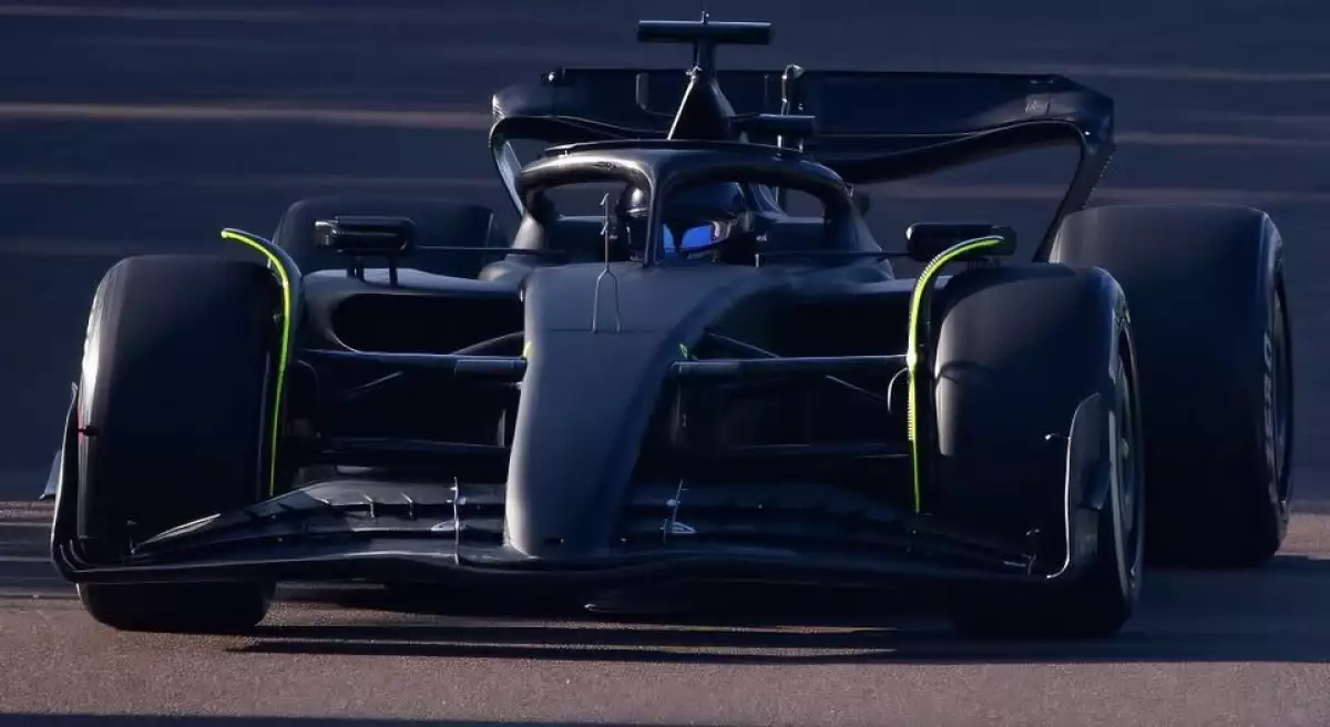 Checo Pérez realiza primeras prácticas con Cadillac