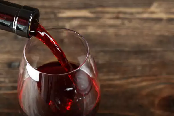 Vaso de vino tinto