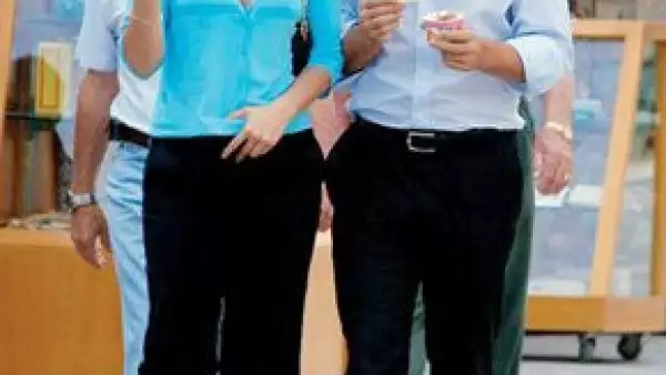 La pareja tiene dos hijos, Miguelito y Daniel.