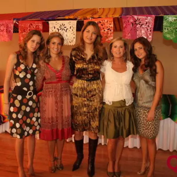 Pamela Castañon, Marcela Chávez, Lucila Fernández, Martha Chávez, Paola Fernández