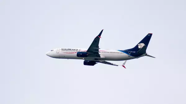 Aeromexico aircraft mid flight