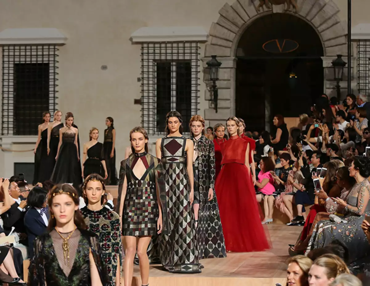 Valentino regresa a Roma para su presentación de Alta Costura.