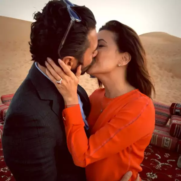 Antes de viajar a la India, Pepe Bastón le propuso matrimonio mientras se encontraban en Dubái.