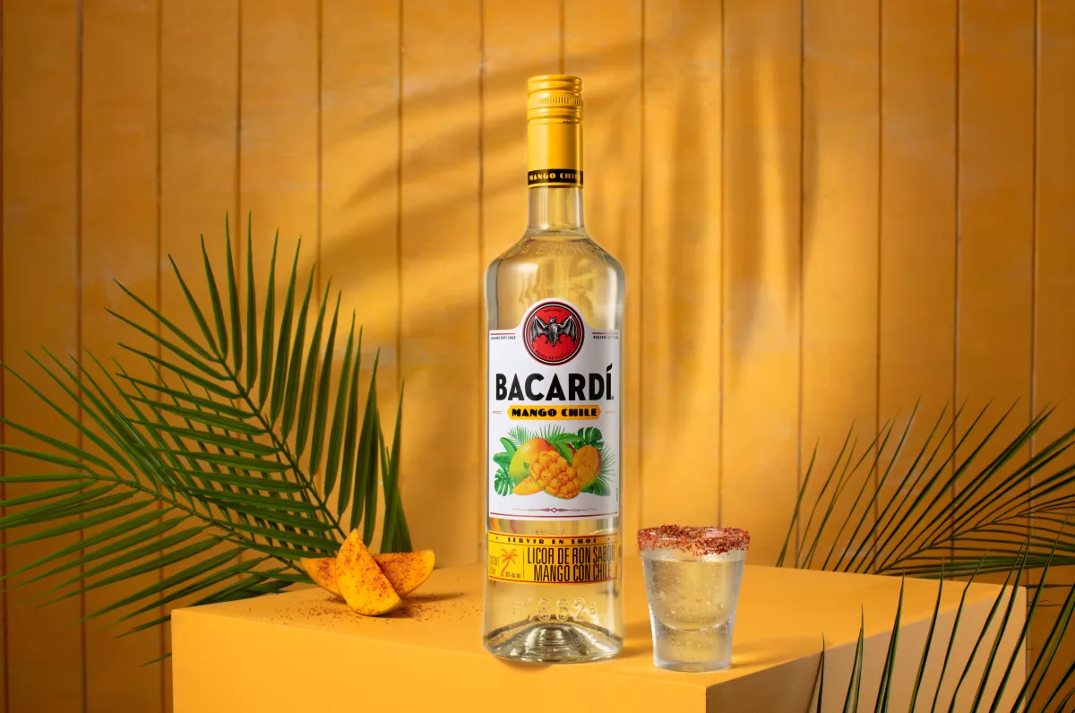 Foto del coctel Bacardi Mango Frozen Chili Shot, preparado con Bacardí Mango Chile