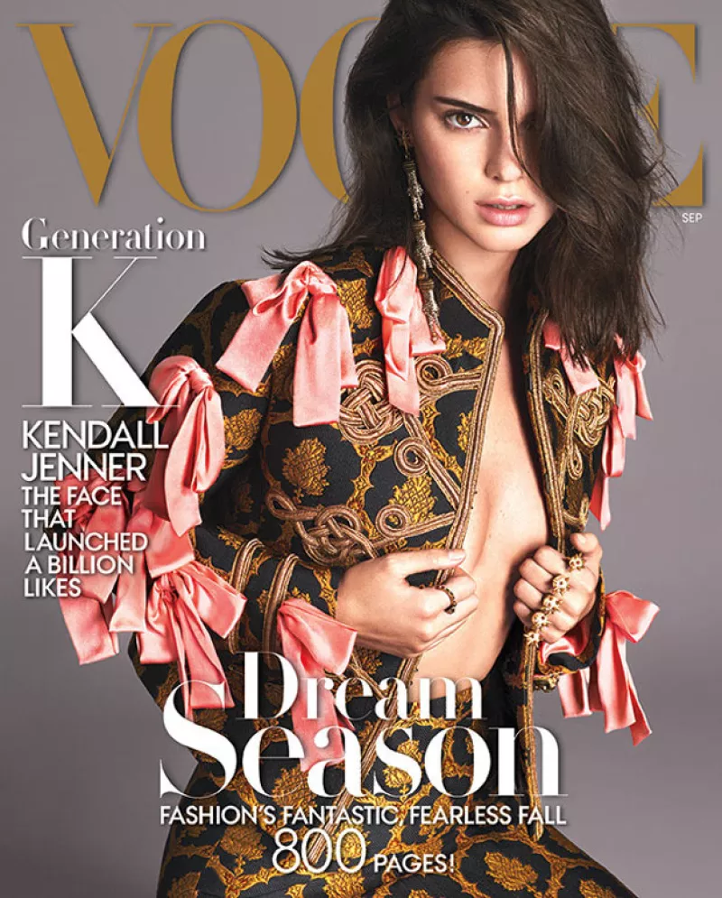 Con la portada de septiembre de Vogue, la hermana de las Kardashian se consolida como toda una top model y además, su familia le hizo una celebración sorpresa.