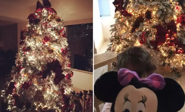 Jacky optó por el clásico color rojo de la temporada para el estilo del arbolito.