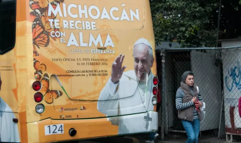 El gobierno estatal desplegó una importante campaña publicitaria de la visita del papa. (Foto: Cuartoscuro )