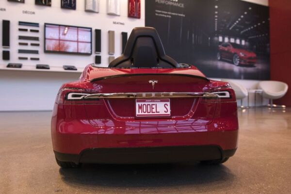 mini Tesla