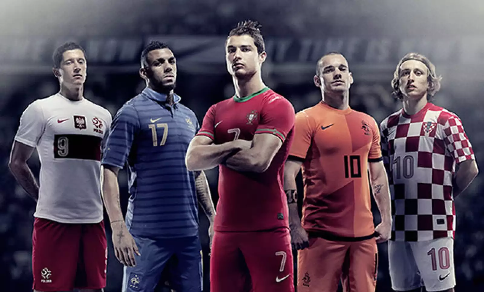 La marca deportivo presentó los nuevos uniformes de las selecciones nacionales de balompié de Croacia, Francia, Holanda, Polonia y Portugal, que disputarán la Eurocopa 2012, a iniciar el 8 de junio.