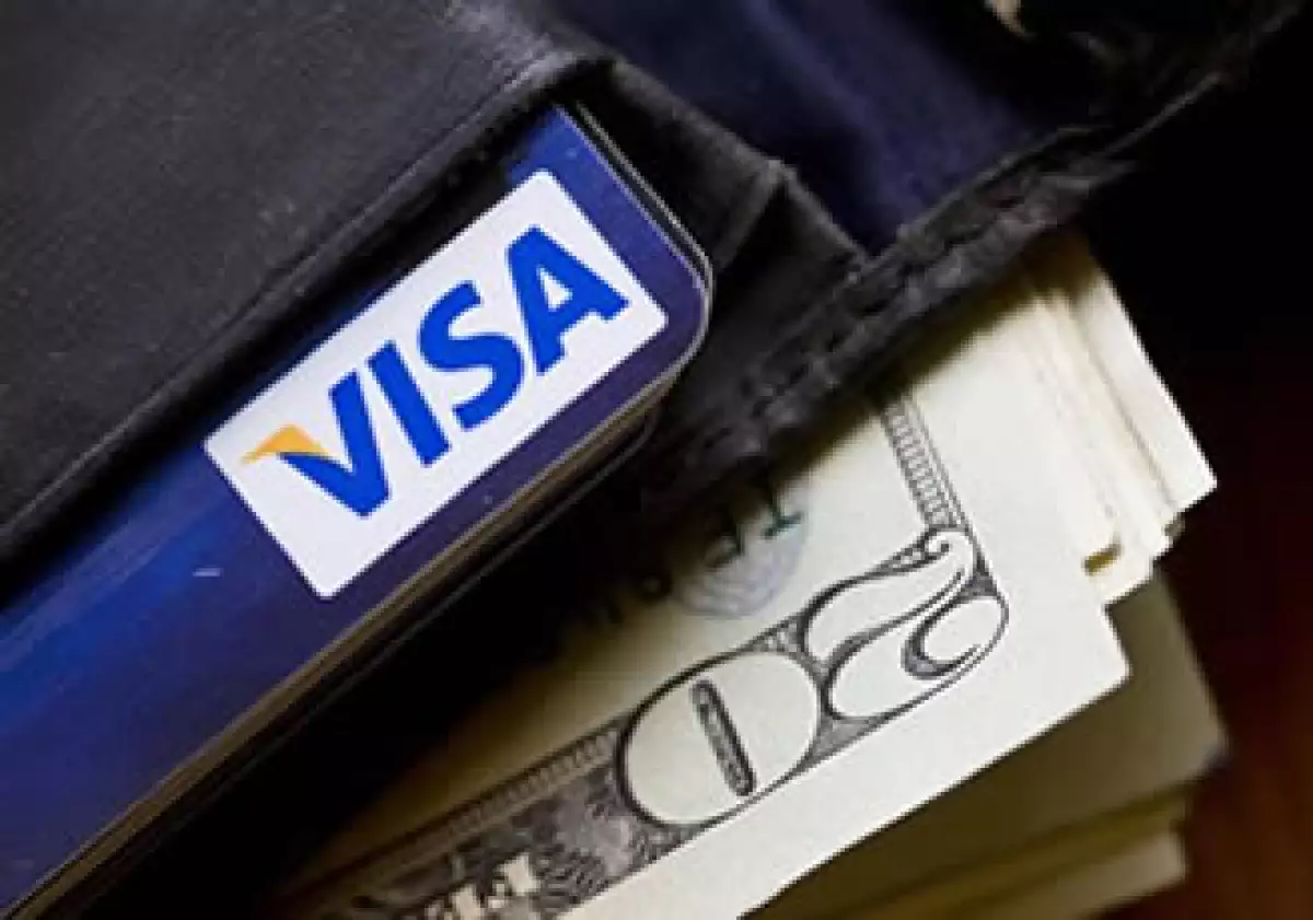 Por medio de la red de Visa, las remesas se depositarán directamente en la tarjeta del beneficiario. (Foto: AP)