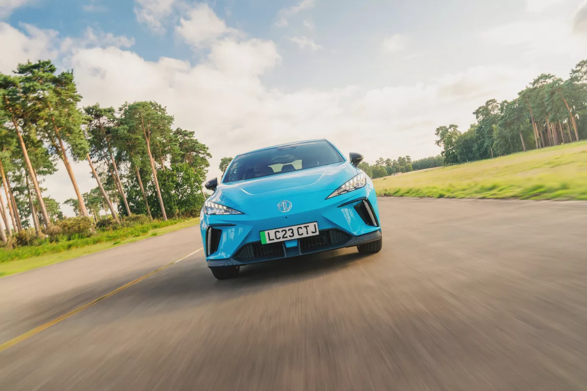 No es otro SUV: MG Motor apuesta por los hot hatchbacks con MG4 