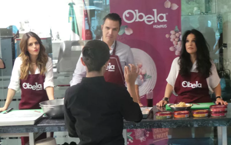 Acompañamos a este trío de famosos a la Escuela Superior de Gastronomía para ver qué tan buenos son cuando se trata de preparar algunos platillos, además nos contaron qué les gusta cocinar.