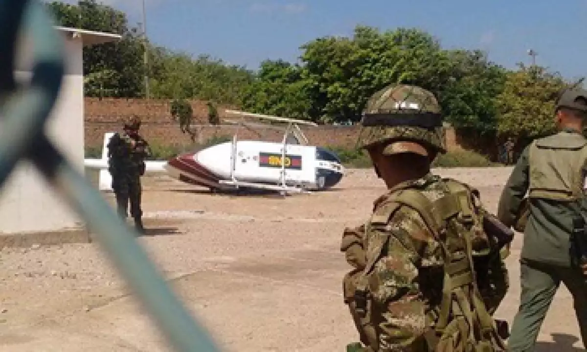 El piloto y el copiloto del helicóptero de la Guardia Venezolana quedaron heridos. (Foto: Cortesía twitter.com/MLLacouture)