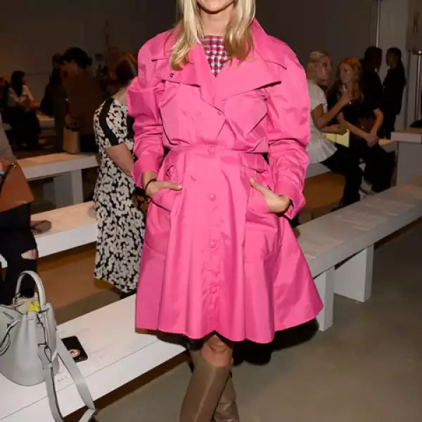 La royal y editora Elisabeth von Thurn und Taxis en el desfile de Creatures of the Wind.