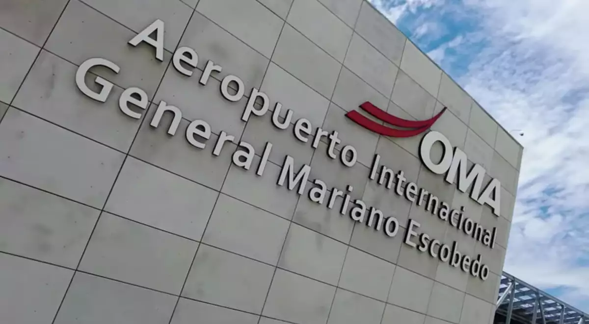Fachada aeropuerto de Monterrey