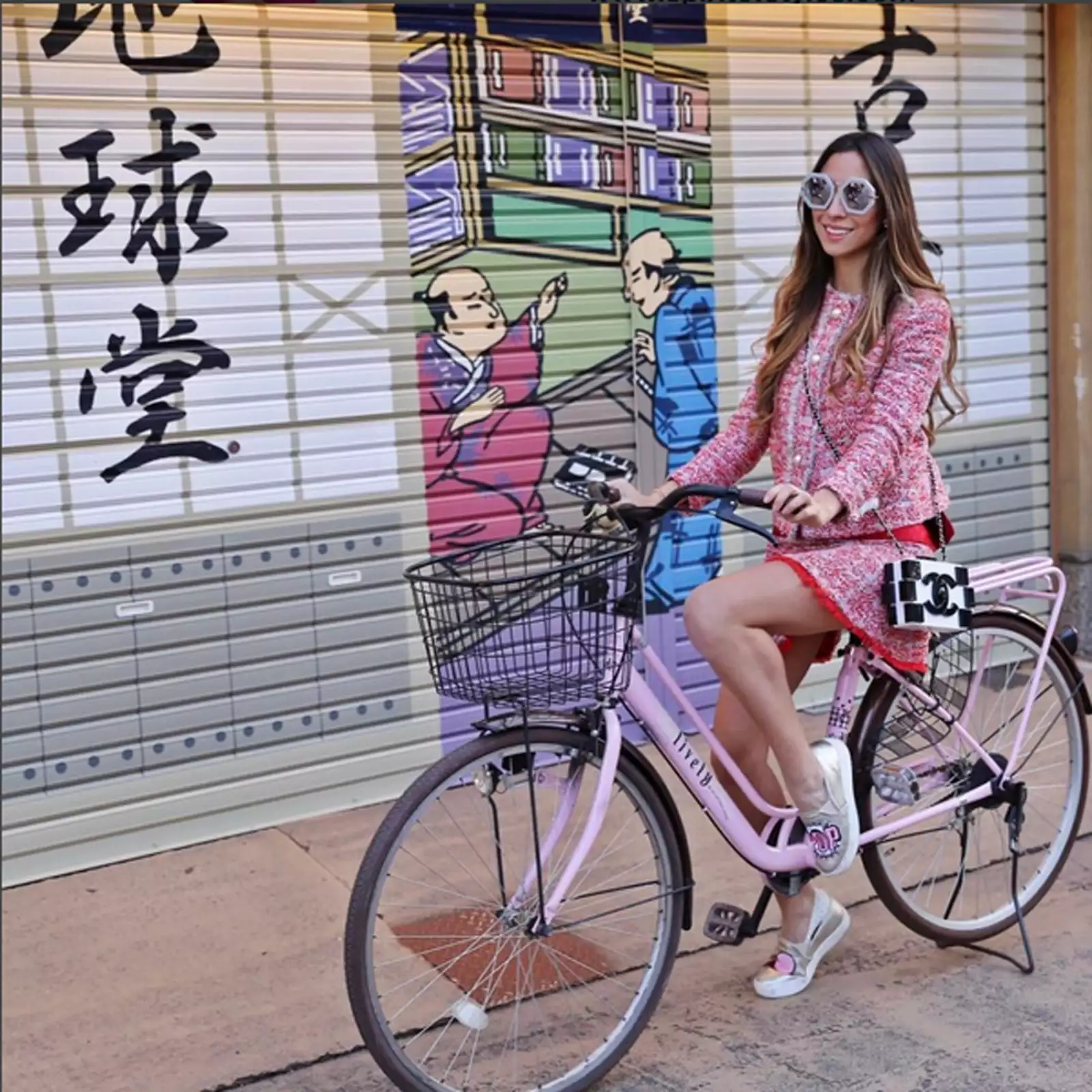 Con grandes outfits visitaron Japón