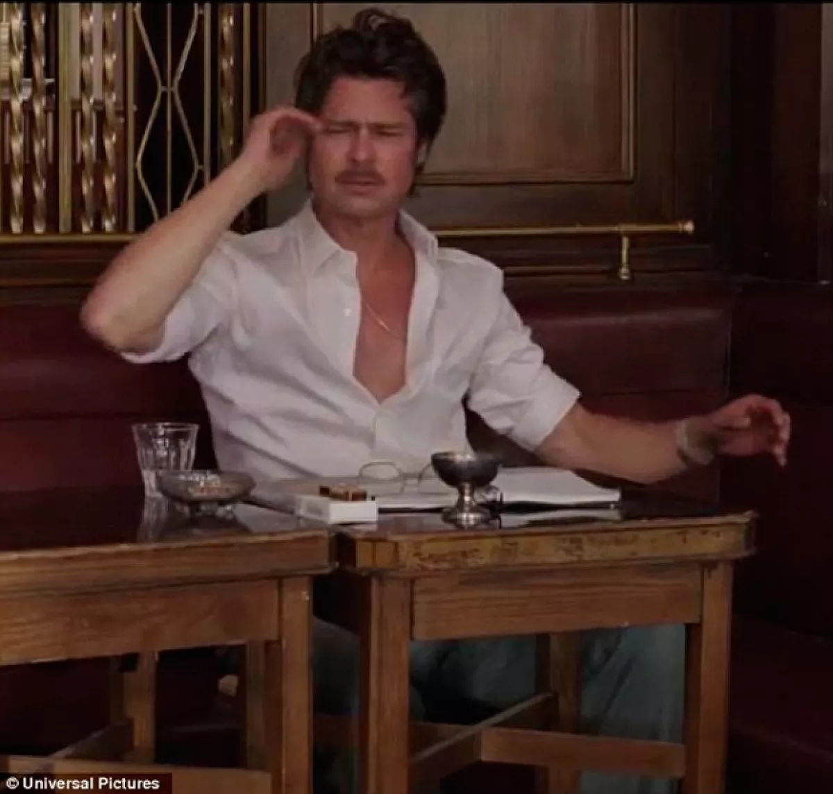 Brad lució sorprendido de que su hija le hubiera dado con la resortera.