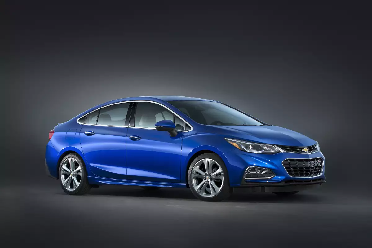 La producción de la nueva generación del modelo compacto Cruze acaba de arrancar en el país.
