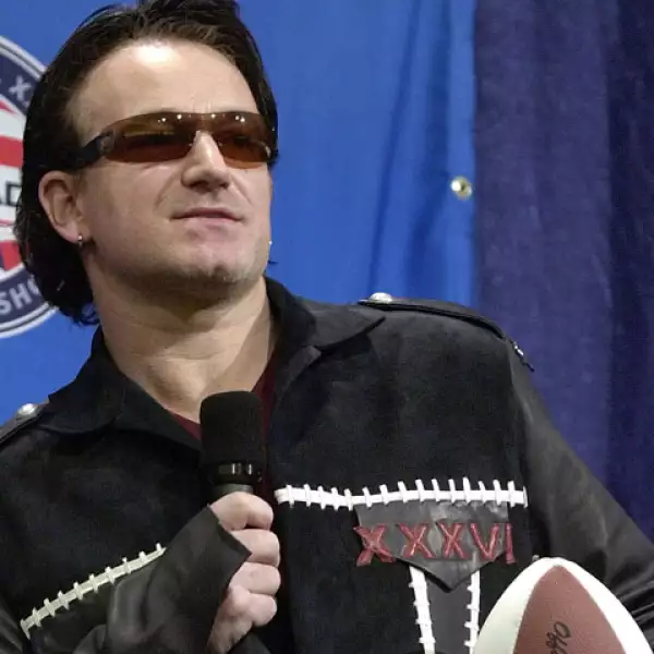 En el 2002 asistió al Super Bowl XXXVI.