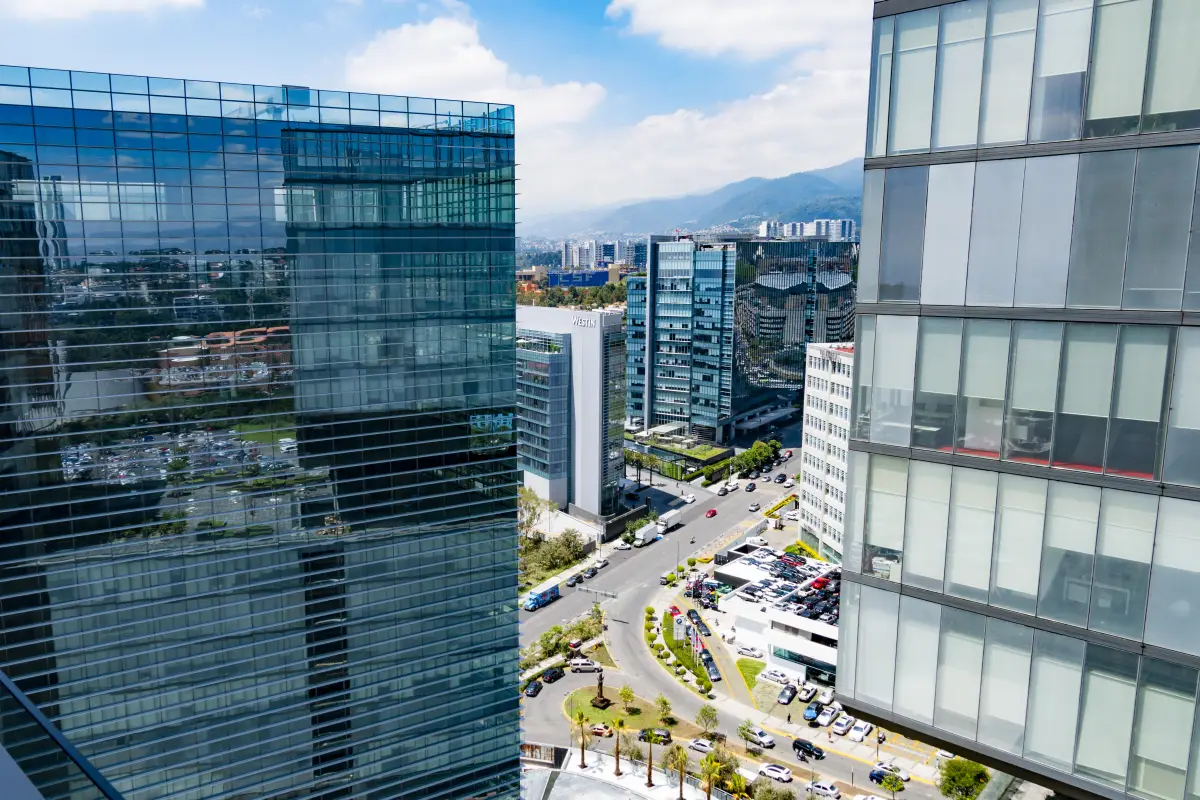 Las oficinas en Santa Fe, Ciudad de México, son de las que más presentan desocupación