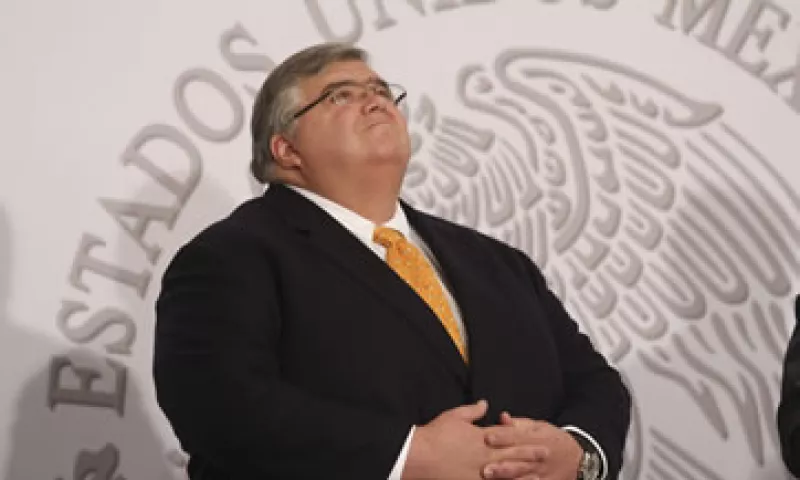 La inflación se podrá moderar cuando se termine de absorber el impacto de la reforma fiscal, dijo Carstens. (Foto: Cuartoscuro)
