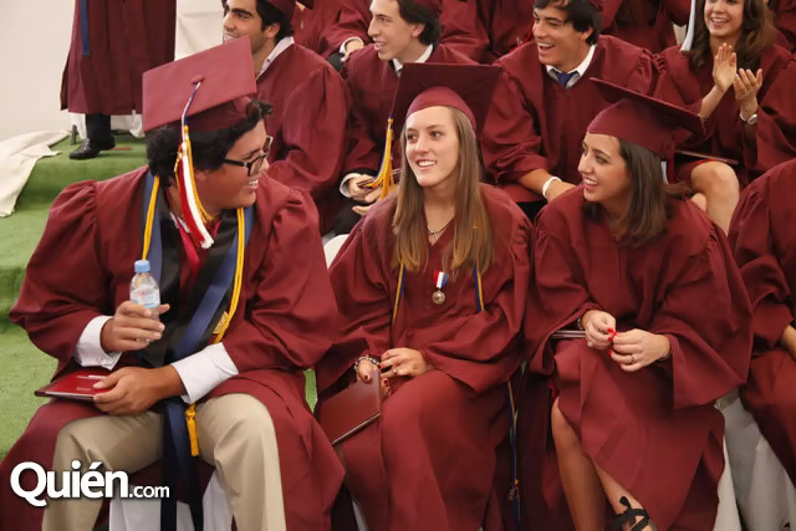Roberto Jones,Bárbara Mendoza y Marcela Ruiz de Chávez