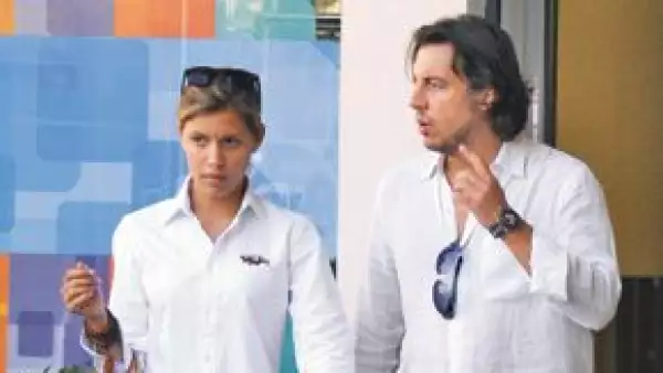 Alejandro, 20 años mayor que la hija de Stephanie, intentó hacer las cosas de acuerdo a lo que le marcaba la razón, pero al final pudo más su corazón.
