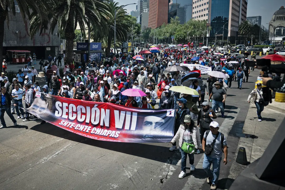 Bloqueos de la CNTE hoy, 19 de marzo: maestros cierran Reforma y Metrobús suspende servicio en estaciones
