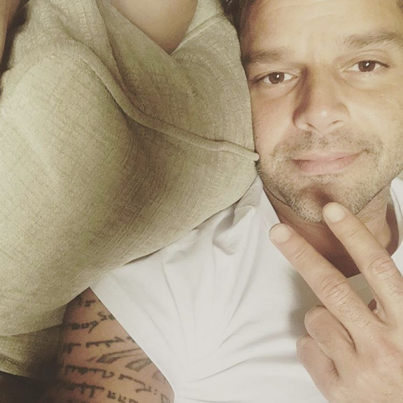 Ricky Martin siempre envía amor y paz a sus seguidores.