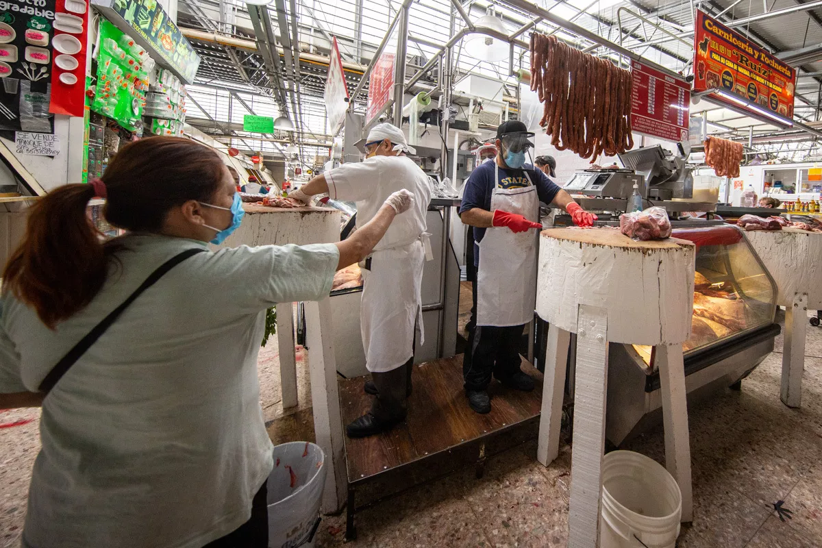 Mercados vs Supermercados: ¿Dónde sale más barato comprar despensa?