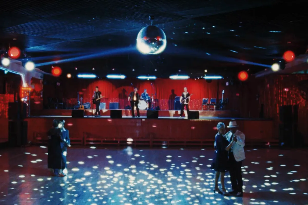 U2 filmó el video musical de "Silencio" en el Salón Los Ángeles de la Ciudad de México